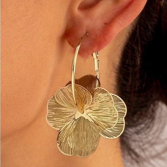 Jewelry - Gold Floral Hoop Statement Earrings New In Box!